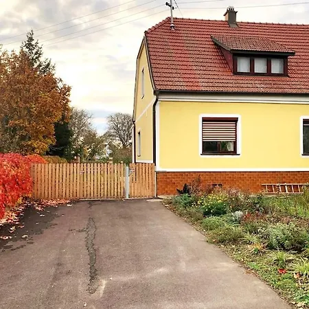 Ferienhaus Mit Garten In Thermennaehe Strebersdorf Exterior photo
